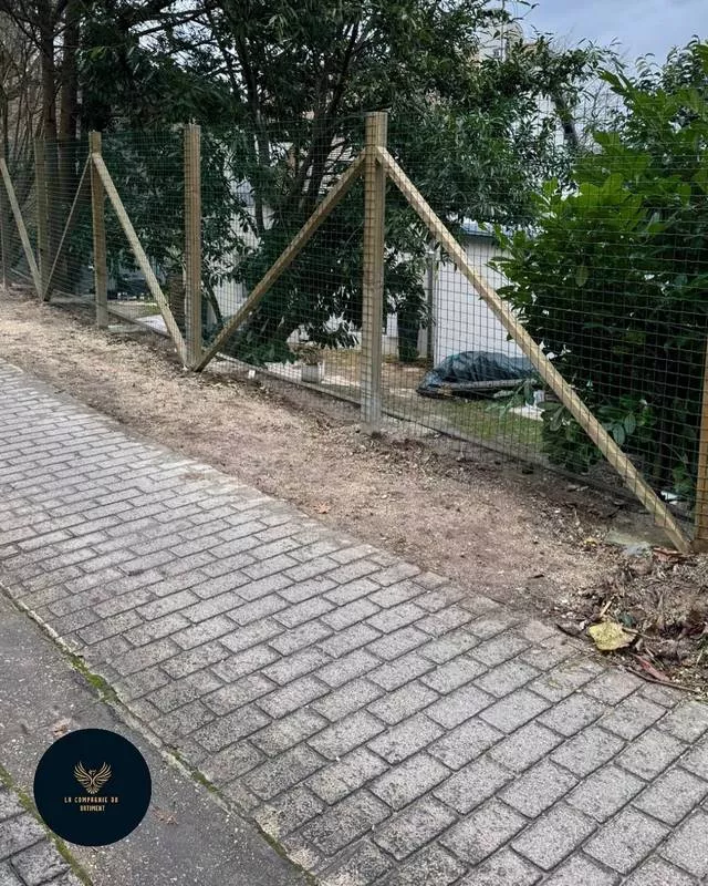 Installation de clôture autour de votre propriété, Fontenay-le-Fleury, La Compagnie du Bâtiment